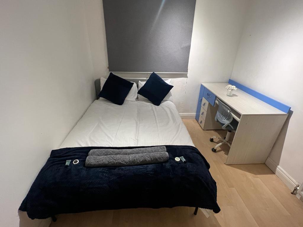 Indulge Hockley Hotel - With Free Front Parking - 10 Min Drive To Birmingham City Centre Bull Ring, Grand Central, Tesco Superstore, Primark & Commonwealth Games Бирмингам Екстериор снимка